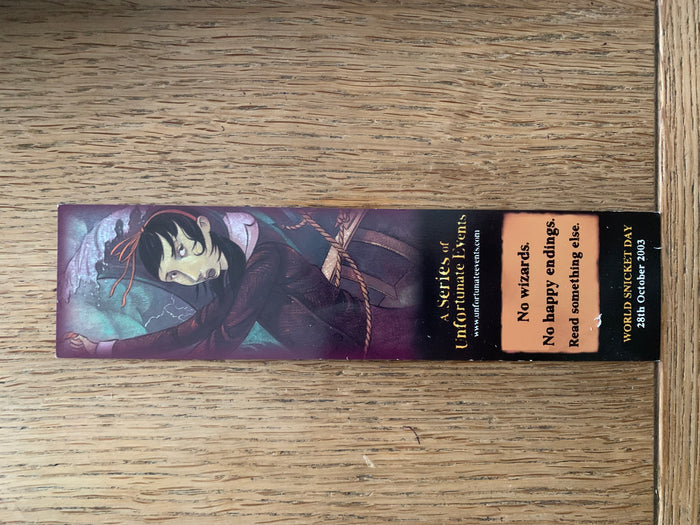 A Series of Unfortunate Events - The Vile Village. Book 7 with promotional wraparound band