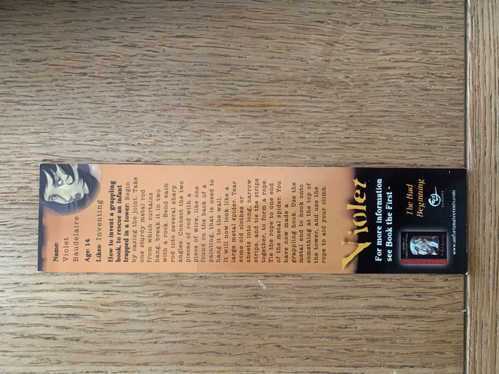 A Series of Unfortunate Events - The Vile Village. Book 7 with promotional wraparound band