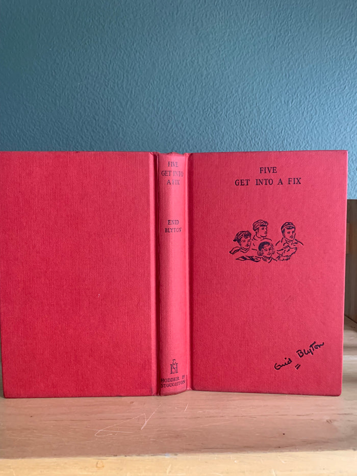 Five Get Into A Fix