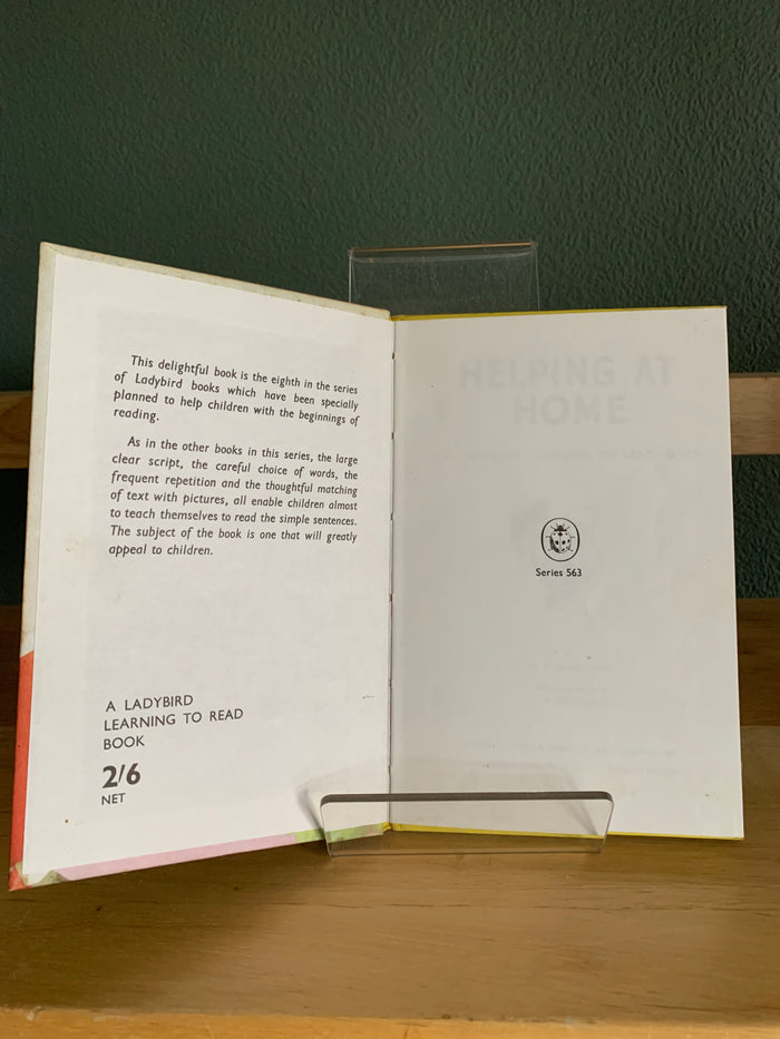 Helping At Home - A Ladybird Learning To Read Book