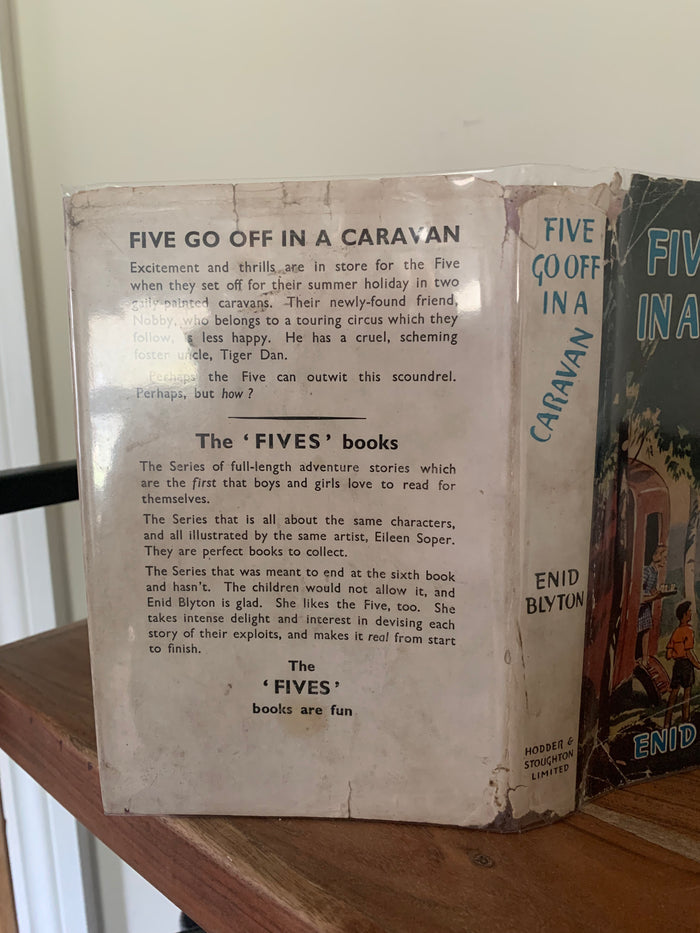 Five Go Off in a Caravan