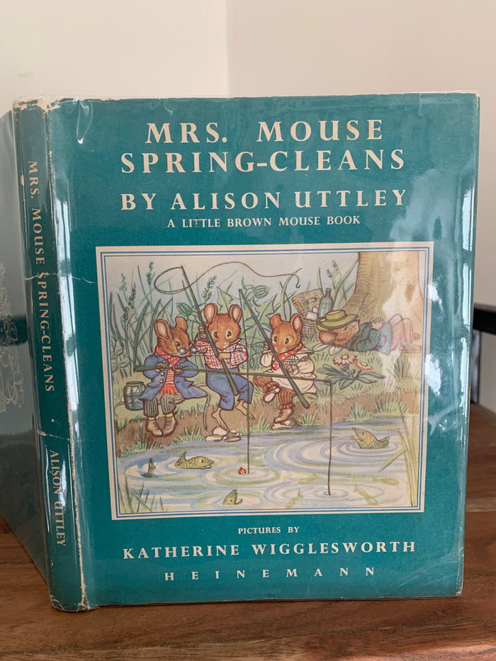 Mrs Mouse Spring-Cleans