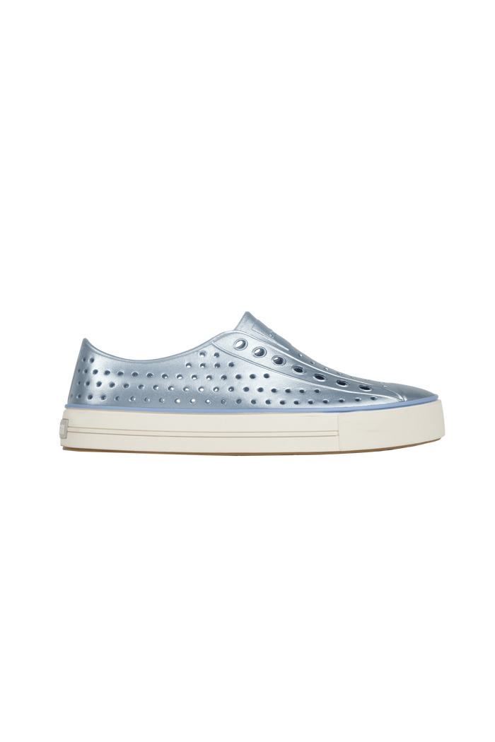 Side view of a Native Shoes Adults Jefferson Arc Wf Metallic Footwear in Skyway Blue Metallic / Whisper White