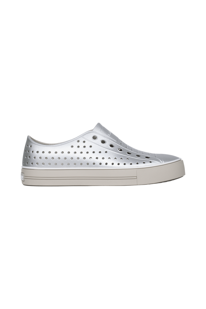 Side view of a Native Shoes Adults Jefferson Arc Wf Metallic Footwear in Slkgrymtllc/Slkgry