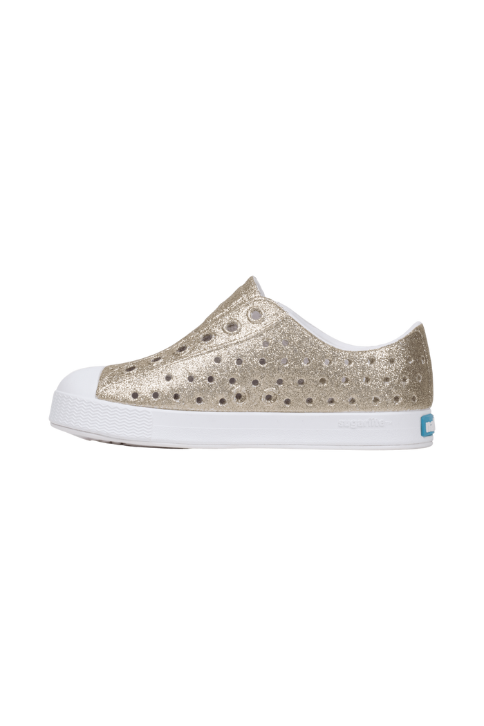 Angled view of a Native Shoes Kids Jefferson Bio-Bling Kids | Slkblng/Shlwht Footwear in Slkblng/Shlwht