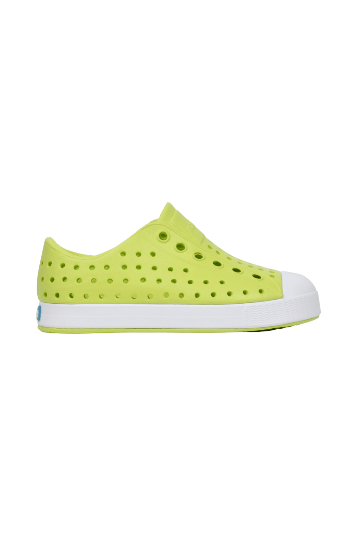 Side view of a Native Shoes Kids Jefferson Kids Footwear in Kingr/Shlwht