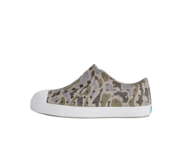 Side view of a Native Shoes Kids Jefferson Print Kids Footwear in Slkgry/Shlwht/Vetcamo