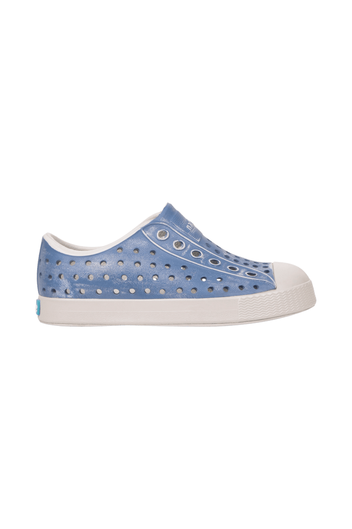 Side view of a Native Shoes Kids Jefferson Stonewash Kids Footwear in Dawn Blue / Dawn Blue / Oasis Brushed