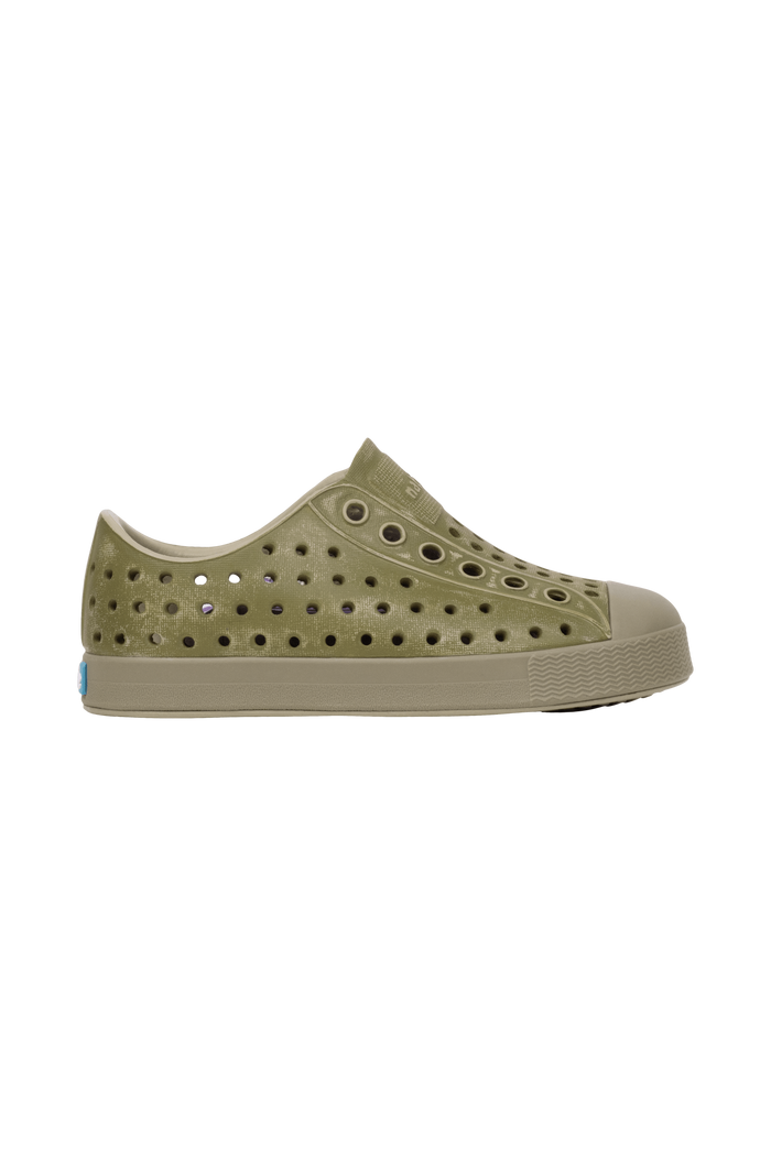 Side view of a Native Shoes Kids Jefferson Stonewash Kids Footwear in Elmgr/Vetgry/Rkiestnwshed