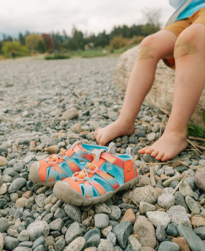 Little Kids' Seacamp II CNX  |  Coronet Blue/Hot Pink