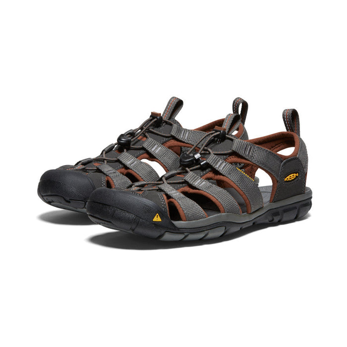 image|one|both|both|Men's Clearwater CNX - Pair Angle Image
