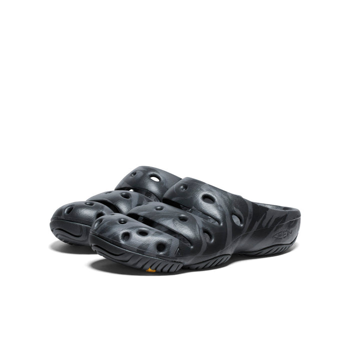 image|one|both|both|Men's Yogui Clog - Pair Angle Image