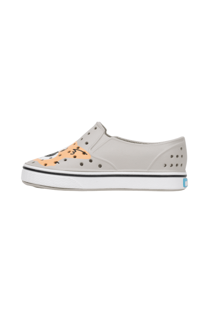 Angled view of a Native Shoes Kids Miles Block Kids | Slkgry/Shlwht/Corgidogbloc Footwear in Slkgry/Shlwht/Corgidogbloc