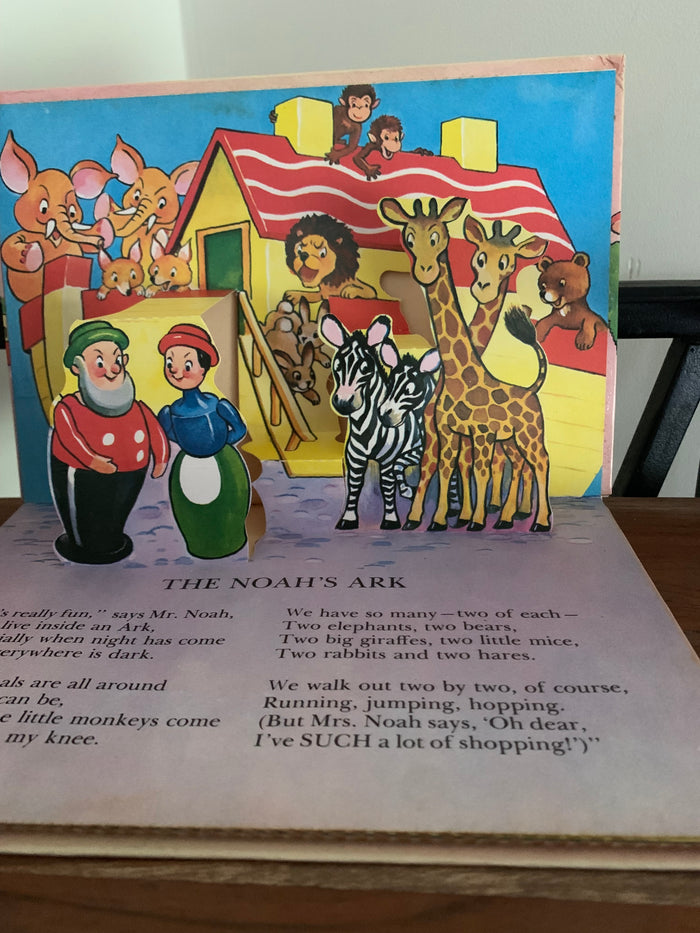 Noddy in Toy Village - A Pop-up Picture Book