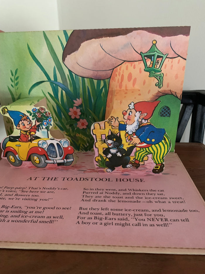 Noddy in Toy Village - A Pop-up Picture Book