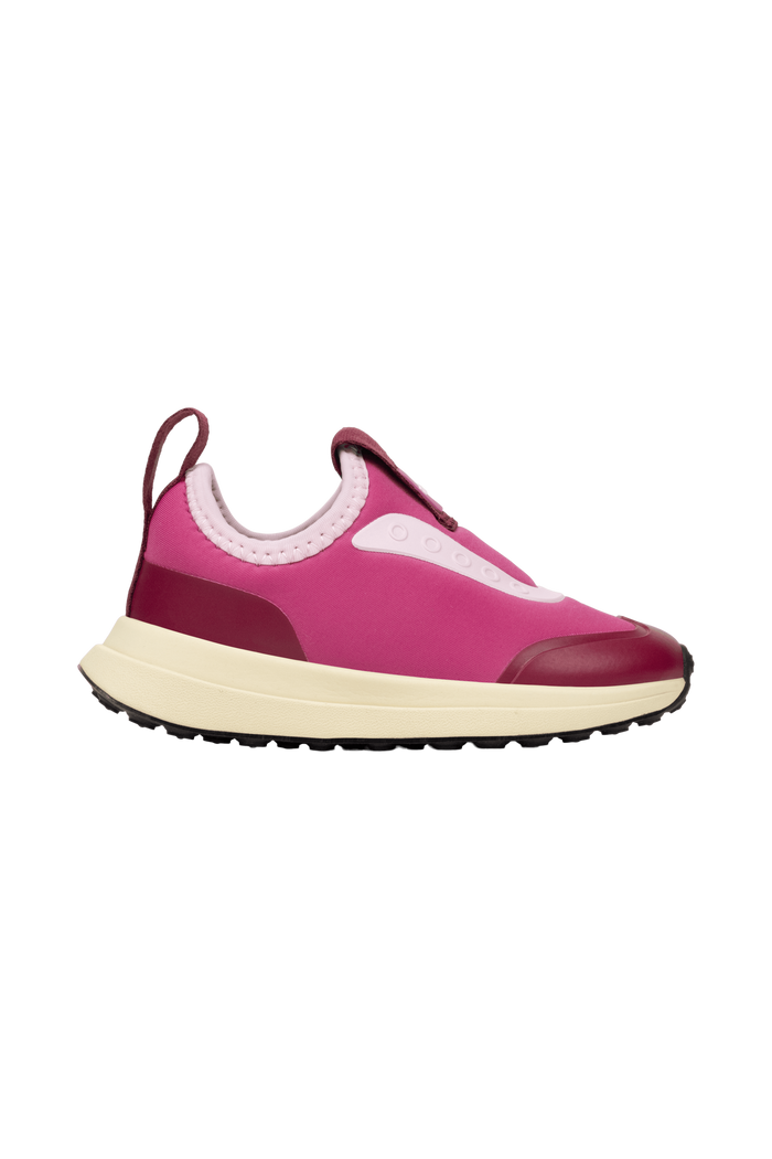 Side view of a Native Shoes Kids Robbie Dash Kids Footwear in Smbpnk/Tapoffwht/Jfyblk