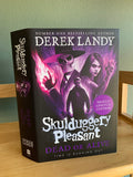 Skulduggery Pleasant - Dead or Alive (signed Limited edition)