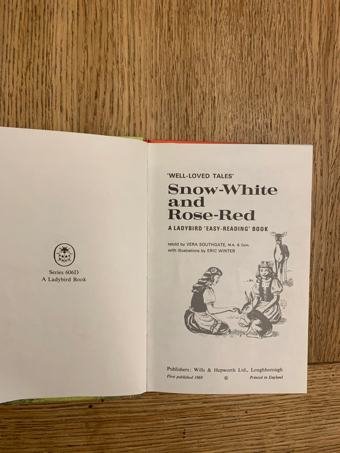 Snow-White and Rose-Red - Ladybird 'Well-Loved Tales.' Series 606D
