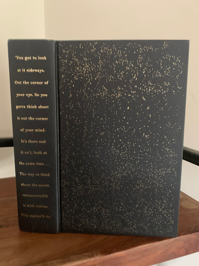 The Book of Dust - Volume Two: The Secret Commonwealth (with promotional badge set)