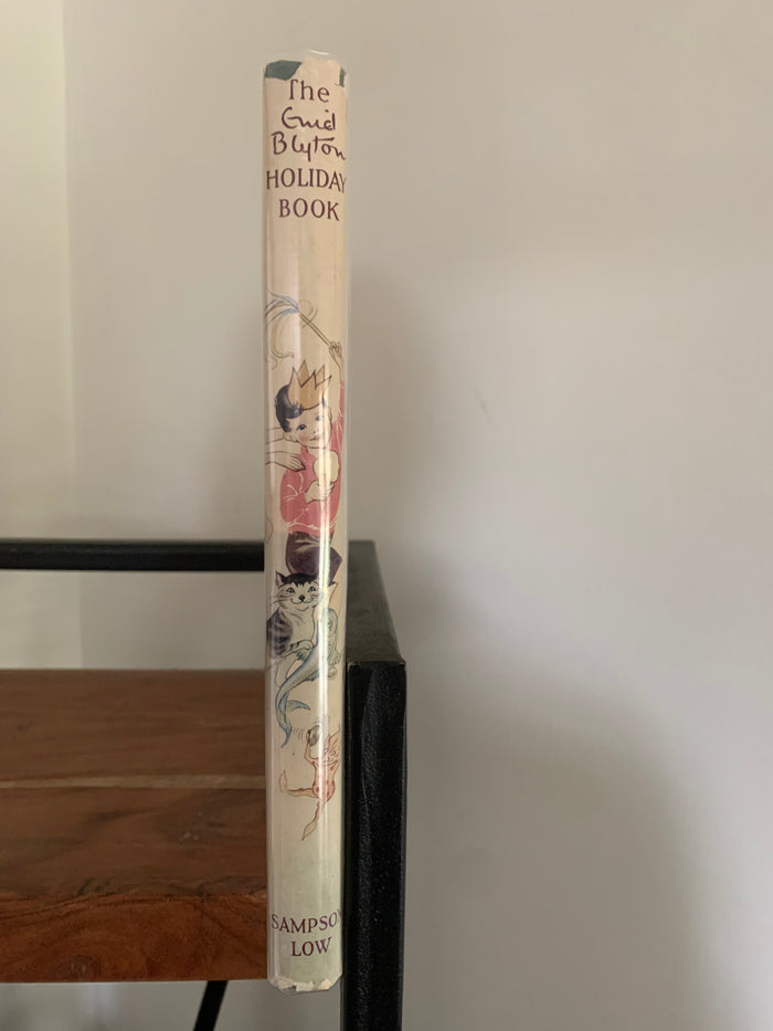 The Enid Blyton Holiday Book
