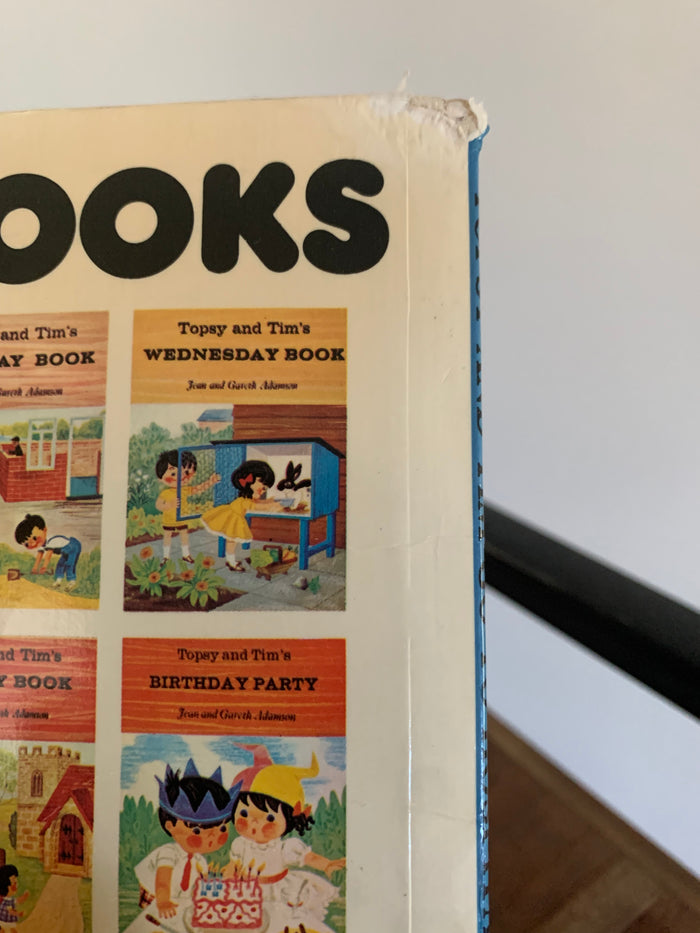 Topsy and Tim Go To Hospital