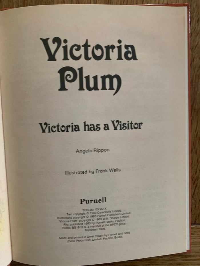 Victoria Plum - Victoria Has a Visitor