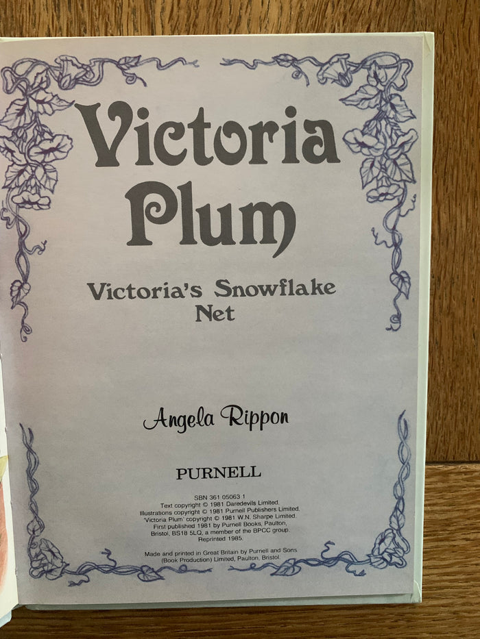 Victoria Plum - Victoria's Snowflake Net