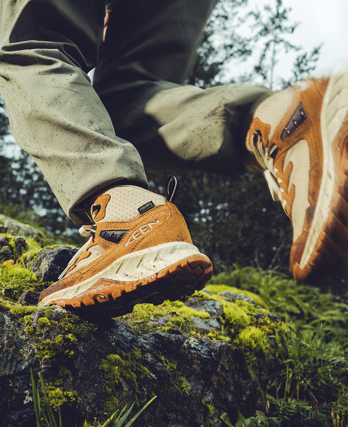 Women's Hightrail Waterproof Hiking Boot  |  Alloy/Thistle